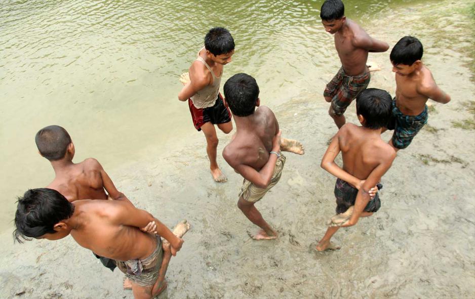 গ্রাম বাংলার হারিয়ে যাওয়া খেলাধুলা