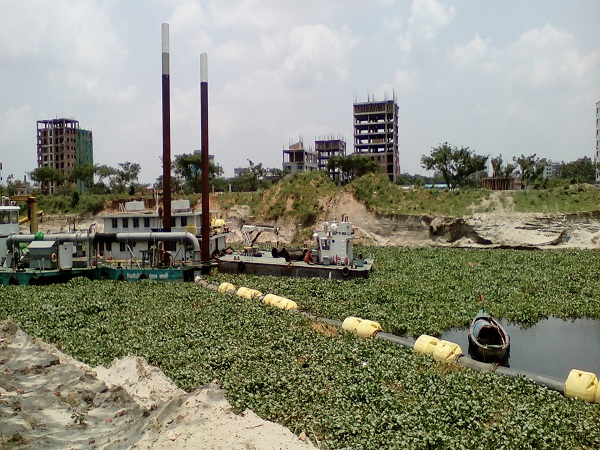 বিআইডব্লিউটিএ’র নদী অভিযান, বছিলায় বৈধ জমি উচ্ছেদের অভিযোগ