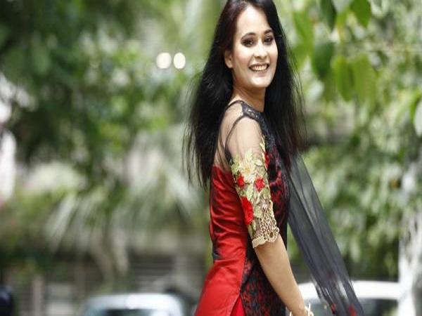 ইউটিউবে পুতুলের দুটি চ্যানেল