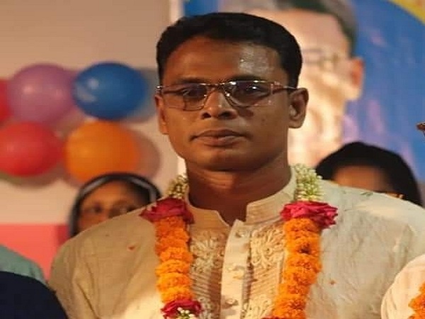 নোয়াখালীতে বৃদ্ধের পায়ু পথে টর্চলাইট ডুকিয়ে নির্যাতন