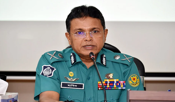 ভাষা ও শহিদ দিবসকে ঘিরে নিরাপত্তার কোন ঝুঁকি নেই: ডিএমপি কমিশনার