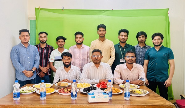 খুলনা নর্দার্নে ক্যাম্পাস সাংবাদিকদের আয়োজনে দেশীয় ফল উৎসব 