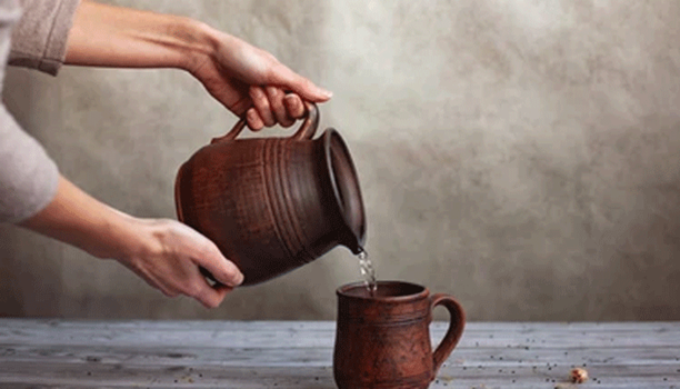 মাটির পাত্রে পানি পানে যে উপকারিতা