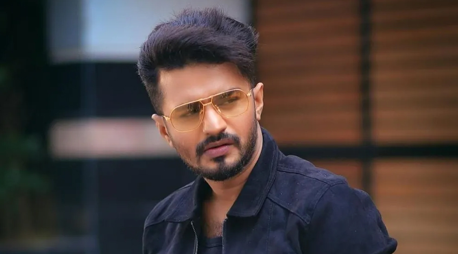 নাটকে ফের অশ্লীলতার অভিযোগ, সমালোচনার মুখে মুশফিক ফারহান