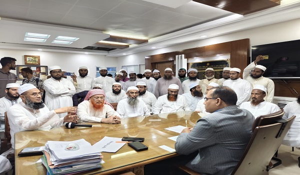 খুলনায় পবিত্র কাবা ও হজসহ ধর্মীয় অবমাননাকর বক্তব্য প্রদানকারীর  বিরুদ্ধে ব্যবস্থা গ্রহণের দাবি হেফাজতে ইসলামের