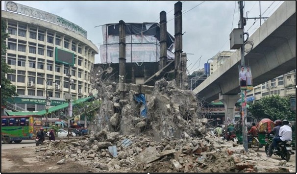 শাহবাগের ‘প্রজন্ম চত্বর’ ভাঙল সিটি কর্পোরেশন, ফেসবুকে দায় চাপল জামায়াতের ওপর