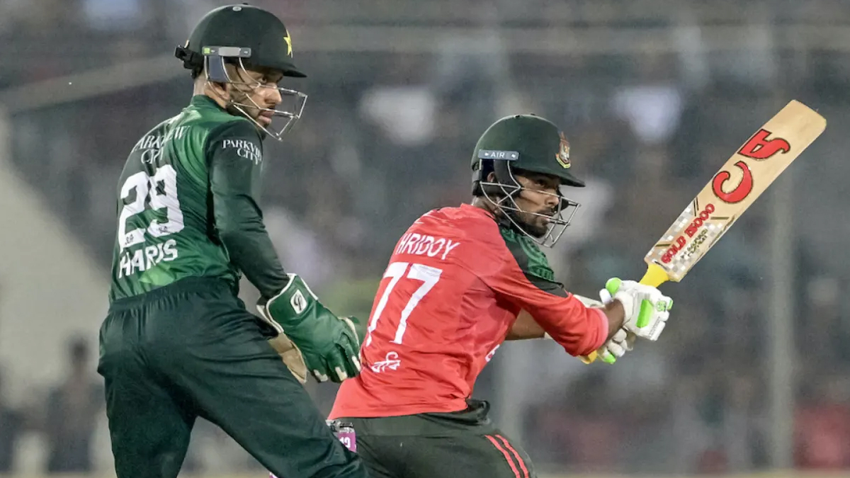 চার উইকেট হারিয়ে শুরুতেই ব্যাটিং বিপর্যয়ে বাংলাদেশ