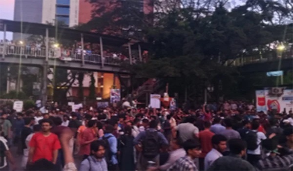 ফের তিন দফা দাবিতে মৎস্য ভবনে বুয়েট শিক্ষার্থীদের অবরোধ, দুর্ভোগে সাধারণ মানুষ