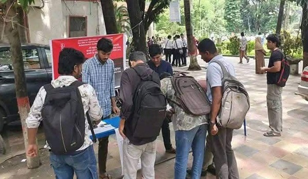 ঢাকা কলেজ ছাত্রসংসদ নির্বাচনের দাবিতে ছাত্র ফ্রন্টের গণভোট