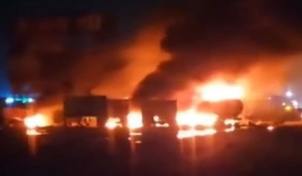 ভারতে ট্রাকের ধাক্কা গ্যাস সিলিন্ডার বোঝাই ট্যাংকারে, ভয়াবহ বিস্ফোরণ