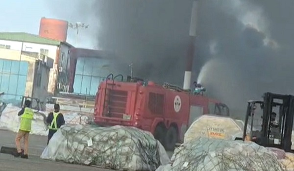 শাহজালাল আন্তর্জাতিক বিমানবন্দরের কার্গো ভিলেজে আগুন