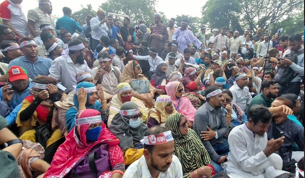 দুই উপদেষ্টার পদত্যাগ দাবি প্রাথমিক শিক্ষকদের
