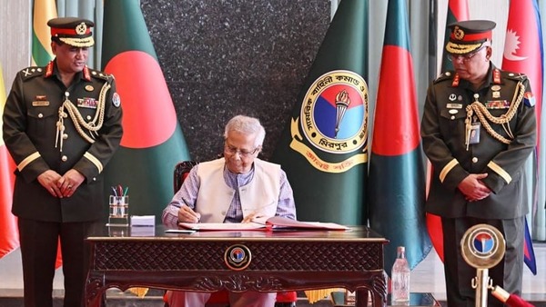 শান্তিপূর্ণ নির্বাচন আয়োজনে সামরিক বাহিনী ও পুলিশের সহায়তা চাইলেন প্রধান উপদেষ্টা।