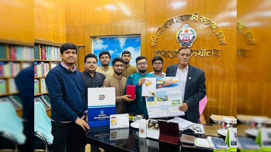 কবি নজরুল কলেজ অধ্যক্ষকে ছাত্রশিবিরের নববর্ষের প্রকাশনা উপহার