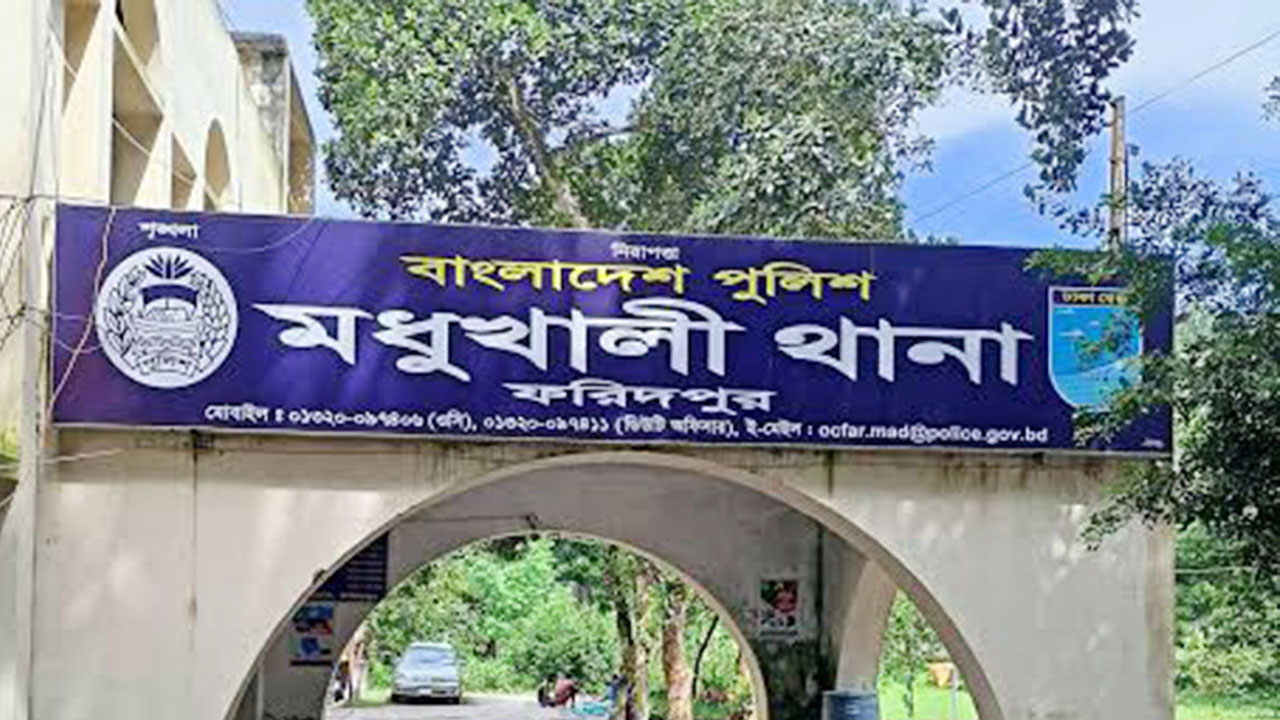 ফরিদপুরে স্বতন্ত্র প্রার্থীর দুই সমর্থককে কুপিয়ে জখম