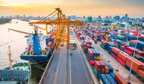 চট্টগ্রাম বন্দরে লাগাতার কর্মবিরতির ঘোষণা