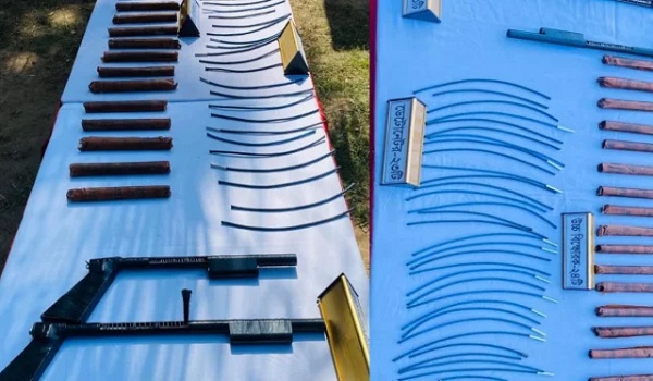 মৌলভীবাজার সীমান্তে ভারতীয় উচ্চক্ষমতা সম্পন্ন বিস্ফোরকসহ আগ্নেয়াস্ত্র উদ্ধার 