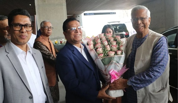 পুরোনো দায়িত্ব ও কর্মস্থলে ফিরলেন ড. মুহাম্মদ ইউনূস