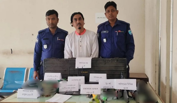 খাদেম হত্যাকান্ডের অভিযোগে সুরেশ্বর দরবারের পীর অস্ত্রসহ আটক