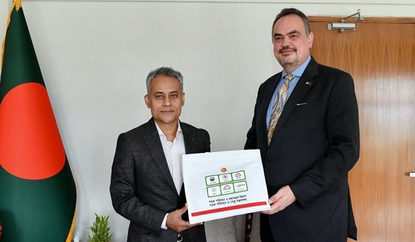 সড়ক পরিবহন ও সেতু মন্ত্রীর সাথে মার্কিং রাষ্ট্রদূতের সাক্ষাৎ