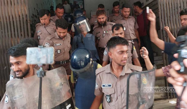 যুবদল নেতার পরিচয়ে হাসপাতালে চাঁদা দাবি, রিমান্ডে ৪