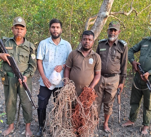 সুন্দরবনে শিকারীর পাতা ১৫শ ফুট হরিণ ফাঁদ উদ্ধার