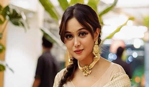 বিএনপির সংরক্ষিত আসনে মনোয়নপত্র নিলেন চমক