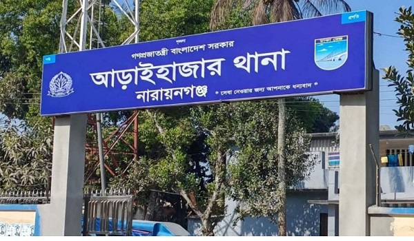 এক রাতেই দুই বাড়িতে ডাকাতি ও আহত