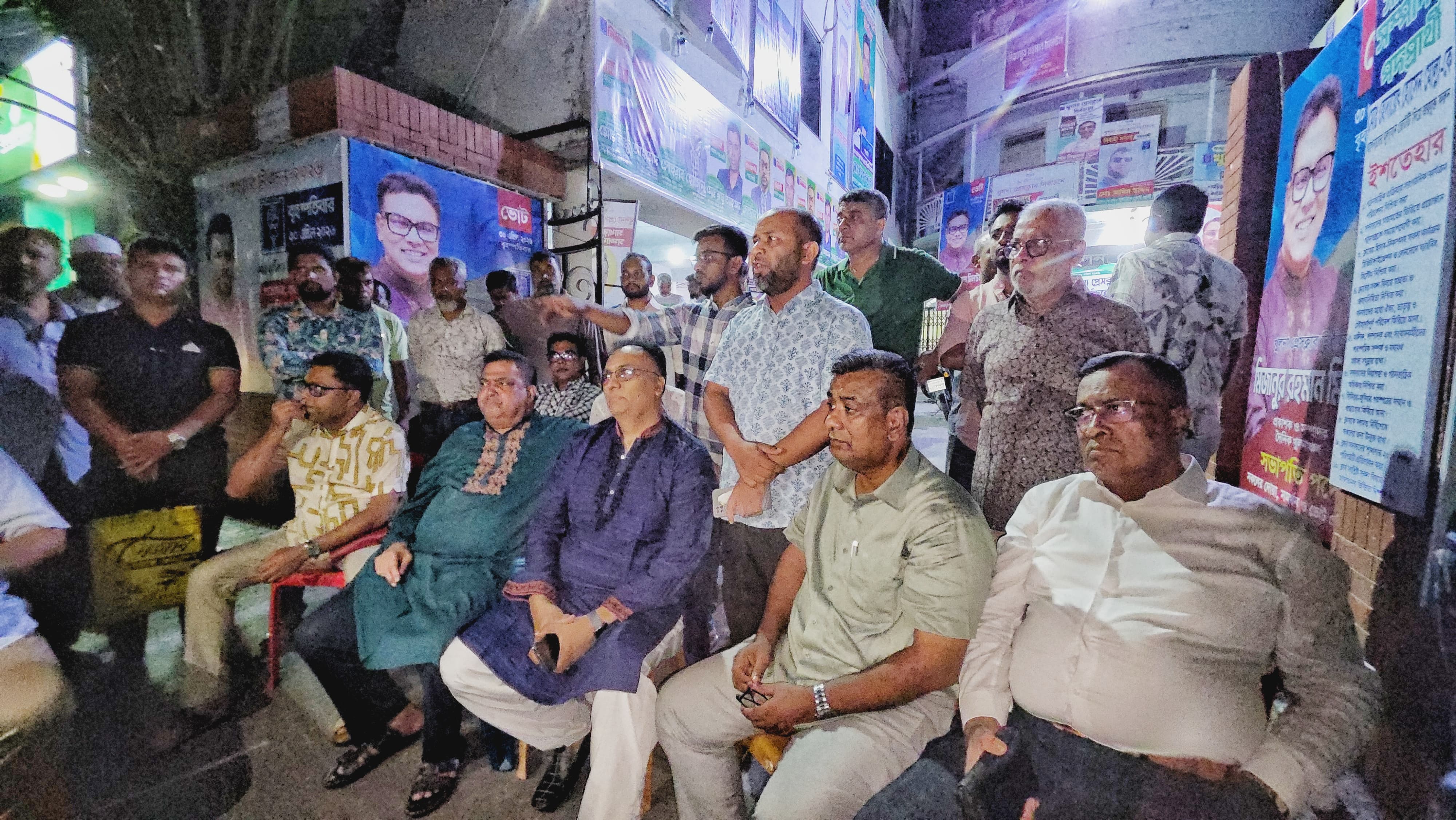 প্রেসক্লাবে ঢুকে সাংবাদিকদের ওপর হামলা, সাংবা‌দিক‌দের বিক্ষোভ