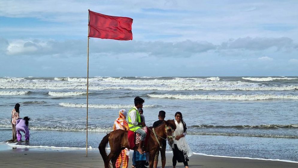 দেশের চার সমুদ্রবন্দরকে ৩ নম্বর সতর্ক সংকেত