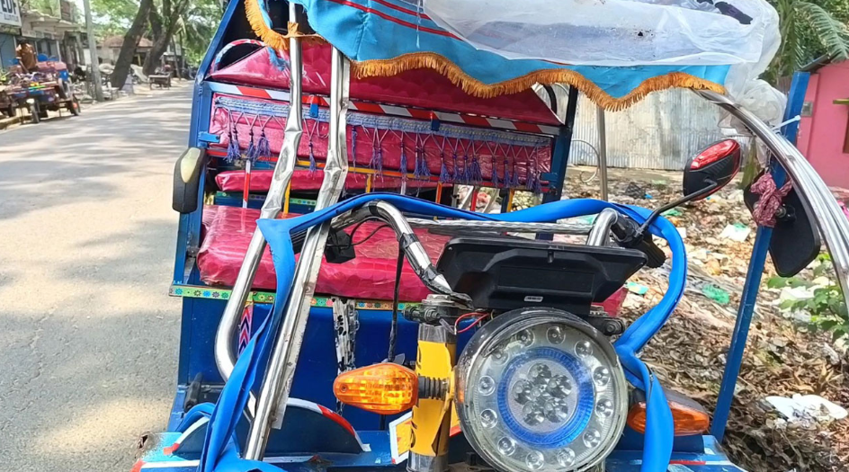 মাদারীপুরে পিকআপভ্যান-ইজিবাইক সংঘর্ষে নিহত ১