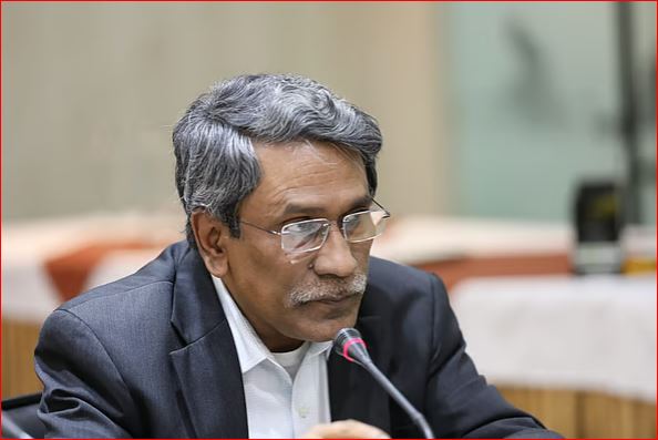 আমলাতন্ত্র সংস্কারবিরোধী, আমলারা রাজনৈতিক প্রভুদের অধী‌নে চল‌তে চায়